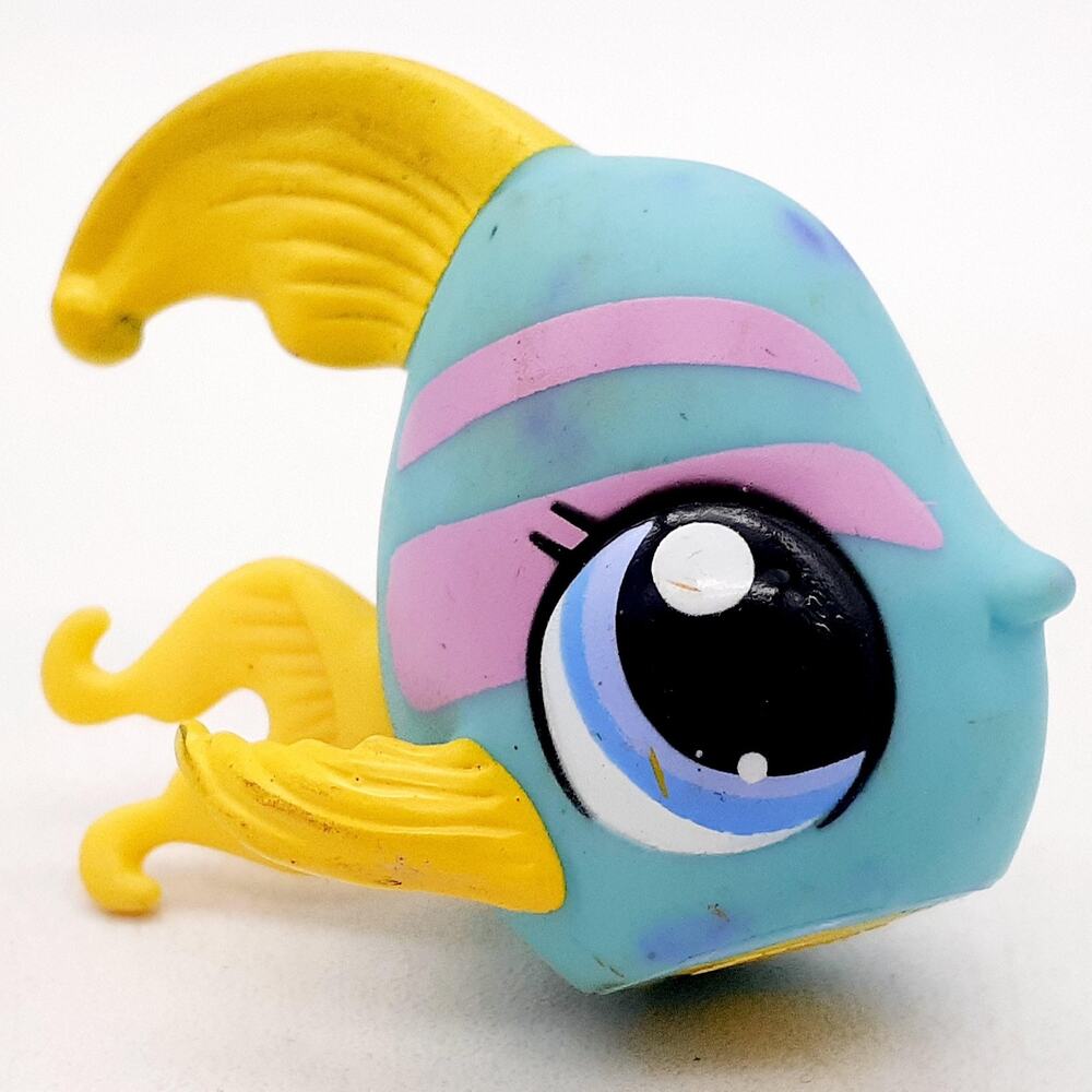 Littlest Pet Shop Blue Fish Mini Figure Blue Eyes 2007 Hasbro LPS Toy C-031G